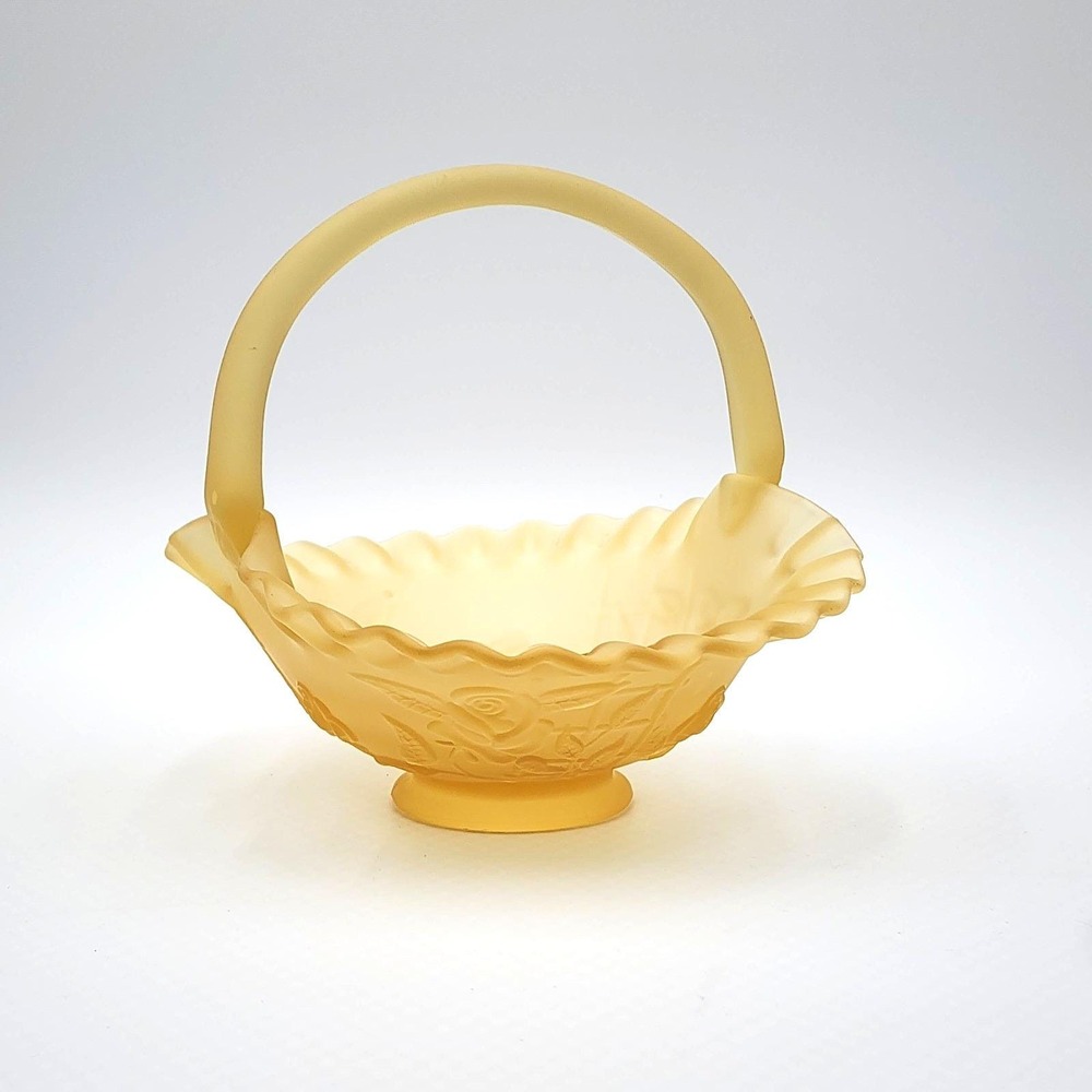 Vintage Westmoreland Honey Yellow Satin Glass Rose Trellis Basket Ruffled Rim